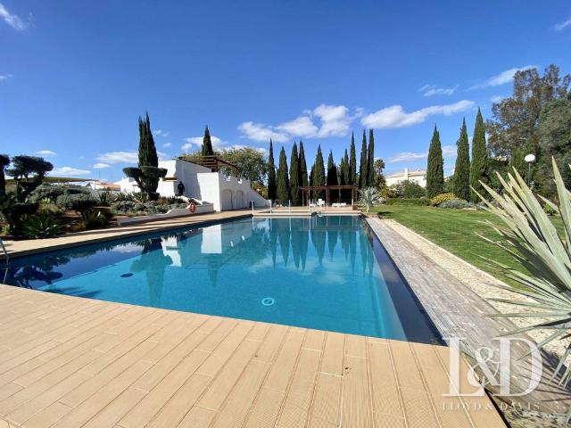 Casa de prestígio de 112 m² à venda Quarteira, Portugal