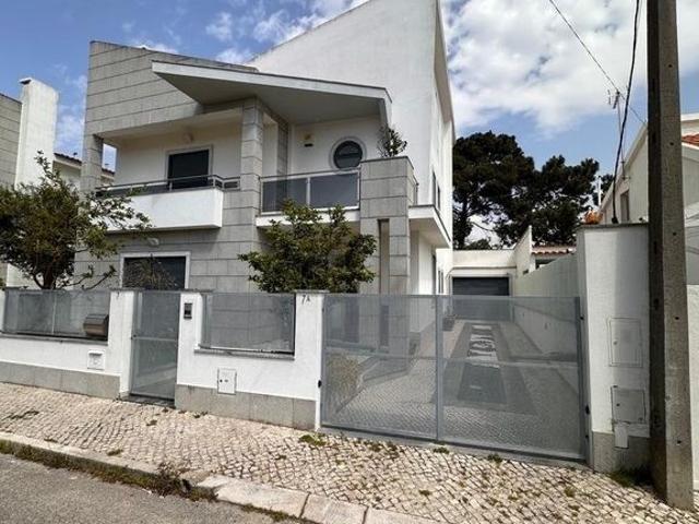 Casa de prestígio de 166 m² à venda Charneca de Caparica, Portugal