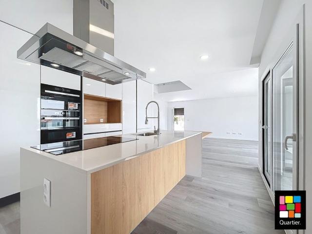 Casa de prestígio de 231 m² à venda Charneca de Caparica, Setúbal