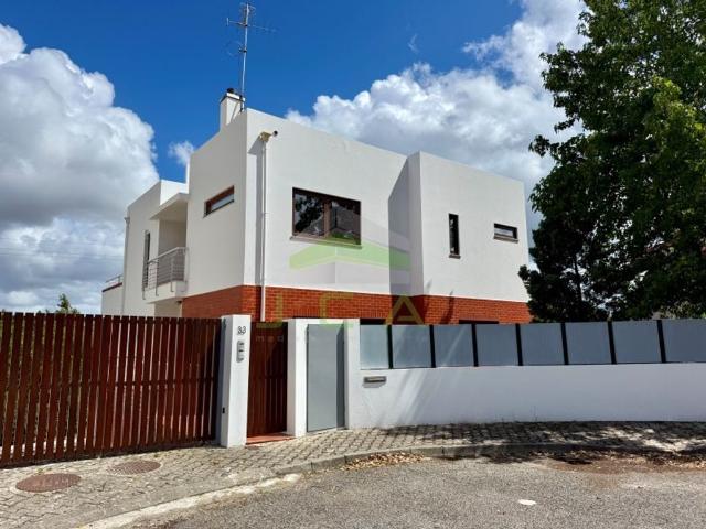 Casa de prestígio de 259 m² para alugar Leiria, Portugal