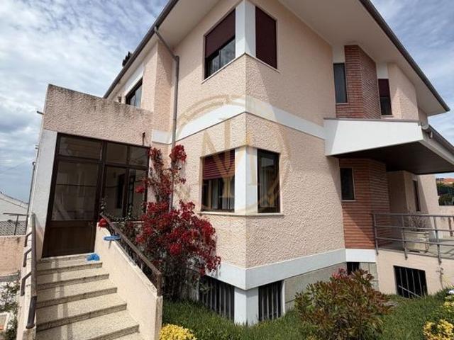 Casa de prestígio de 270 m² à venda Vila Nova de Gaia, Porto