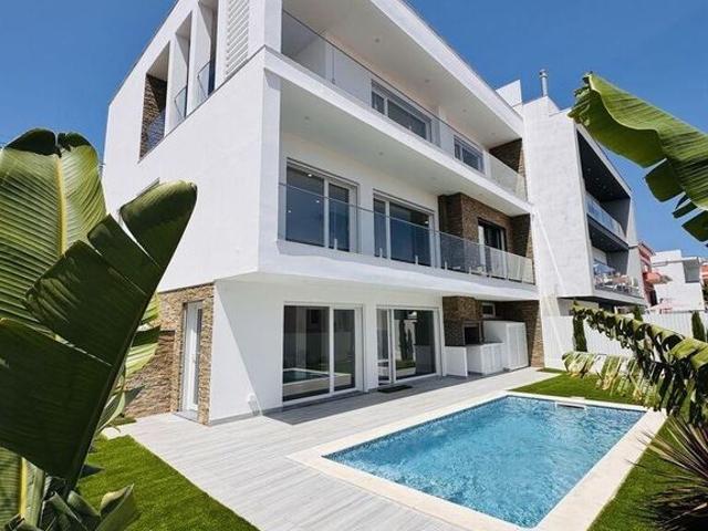 Casa de prestígio de 333 m² à venda Pontinha e Famões, Odivelas, Lisboa