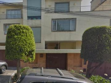 Casa De Remate con 130 m2 en Lomas De Tecamachalco cerca de Club De Golf Chapultepec