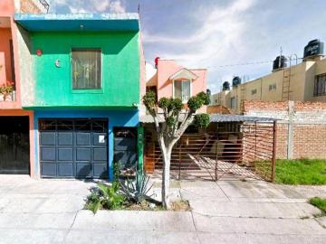 CASA DE REMATE PINO ITALIANO 115 FRACCIONES DE SAN JUAN BAUTISTA LEÓN DE LOS ALDAMA GUANJUATO !