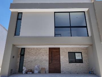CASA DE RENTA EN PUNTO SUR, TLAJOMULCO DE ZUÑIGA