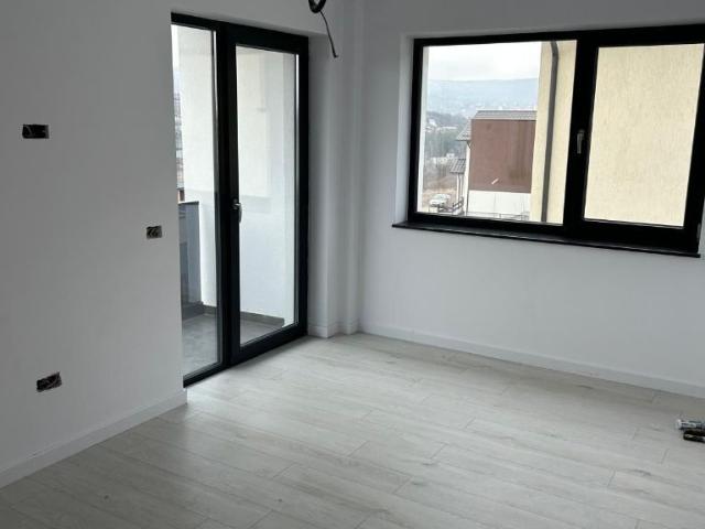 Casa de tip duplex cu 4 camere in Bucium