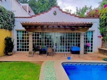 Casa de un nivel en Rancho Cortes, al norte de Cuernavaca
