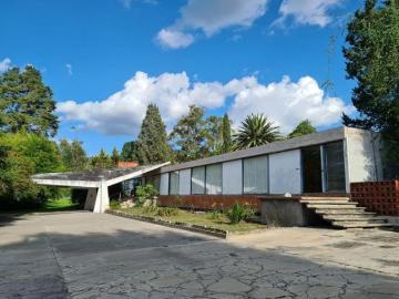 Casa de un nivel en venta o renta La Calera con alberca
