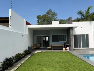 Casa de un nivel en venta en Fraccionamiento Brisas de Cuernavaca Temixco Morelos vigilancia 24/7