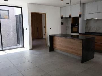 CASA DE UN PISO EN COTO PRIVADO A 5 MIN DE ALTOZANO A UNOS PASOS DE LA AMALIA SOLORZANO MODERNA