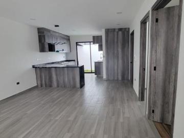 CASA DE UN PISO EN LOMAS DE ANGELOPOLIS