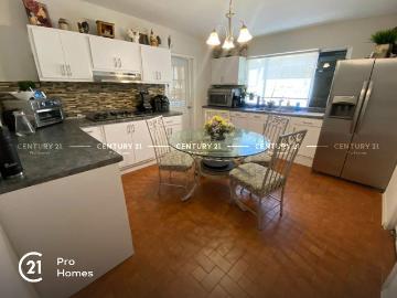 Casa de un piso en venta en col. Fuentes del santuario chihuahua