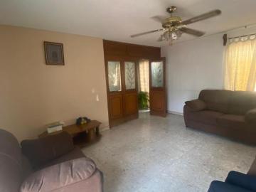 CASA DE UN PISO EN ZONA CENTRO