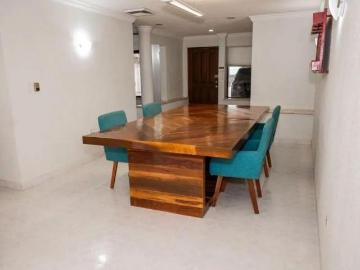 Casa de una planta, con alberca, en la Colonia México