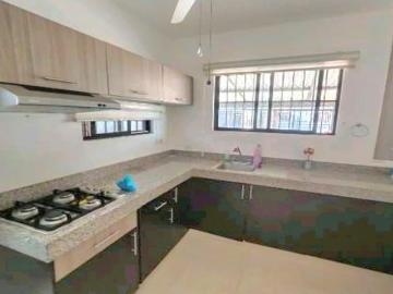 CASA DE UNA PLANTA CON 2 RECAMARAS, EQUIPADA, EN FRACC. GRAN SAN PEDRO CHOUL reja, bardas, climas