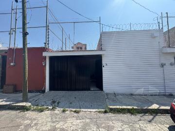 Casa de una planta en Renta para uso de oficina colonia Las Palmas, frente a plaza Crystal, Puebla