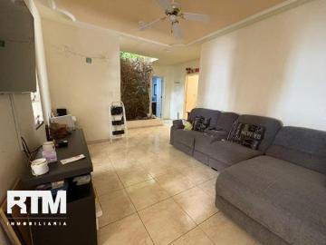 CASA DE UNA SOLA PLANTA EN VENTA, EN COLINAS DEL PARQUE