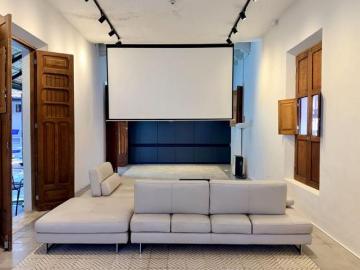 Casa de uso mixto, en esquina, en el Centro de Mérida