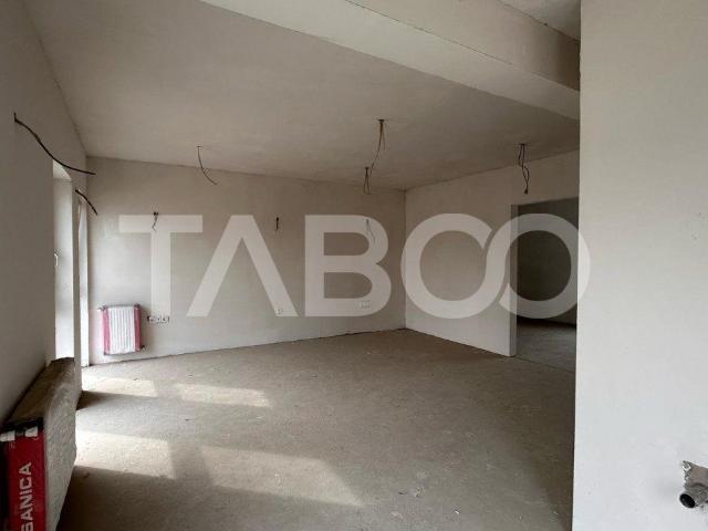 Casa de vanzare 120 mpu cu 4 camere curte loc de parcare in Sibiu