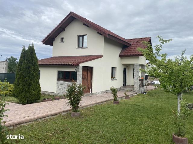 Casa de vanzare 178 mp teren 911 mp Mihaesti 12 km de Rm Vâlcea