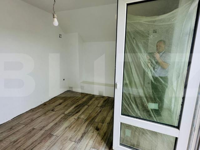 Casa de vanzare, cu 3 camere, moderna, zona Dumbrava