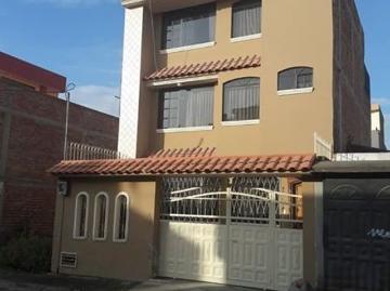Casa de Venta de 3 pisos Ambato sector Izamba