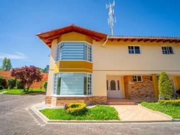 CASA DE VENTA DE 4 HABITACIONES EN SAN GABRIEL MIRASIERRA