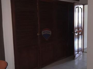 Casa De Venta En Manta, Zona Centro Sur Manabi