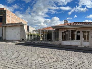 Casa de venta en Atuntaqui con gran potencial