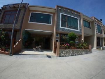 casa de venta en cuenca sector quinta chica Casa en Venta en Cuenca Quinta Chica