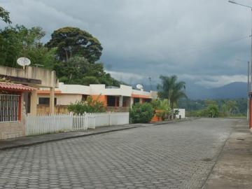 Casa de Venta en Urbanización en Macas
