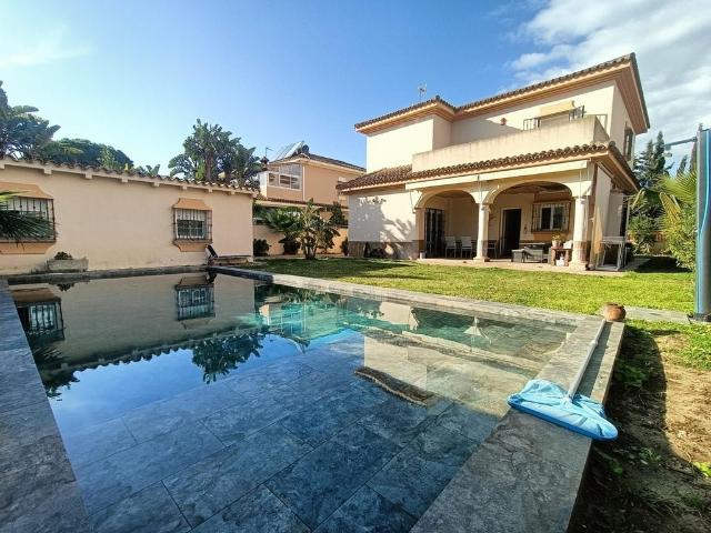Casa de 150 m2 en venta Chiclana de la Frontera, Andalucía