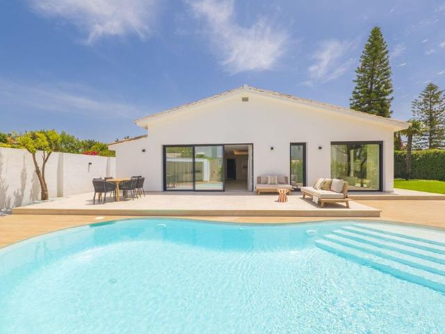 Casa de 168 m2 en venta Estepona, España