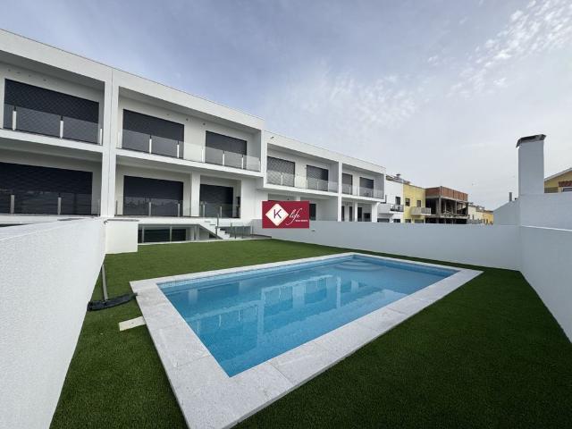 Casa de 175 m² à venda Almada, Portugal