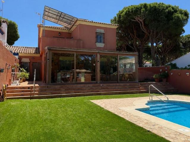 Casa de 178 m2 en venta Chiclana de la Frontera, Andalucía
