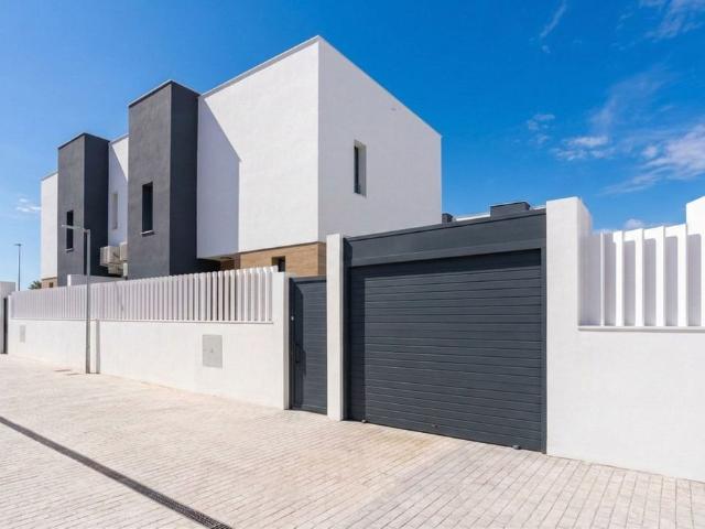 Casa de 180 m2 en venta Estepona, Andalucía