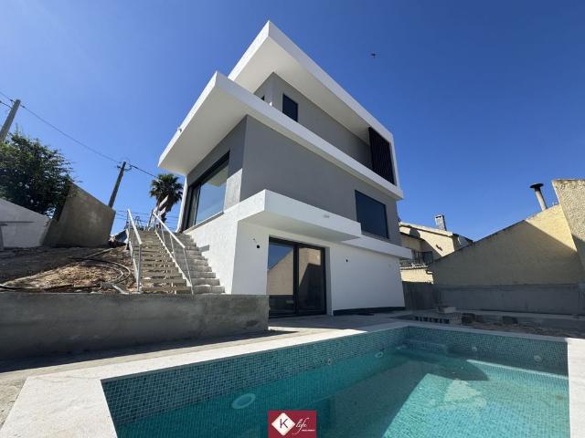 Casa de 180 m² à venda Almada, Setúbal