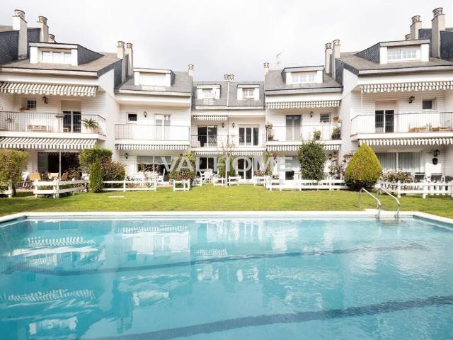 Casa de 188 m2 en alquiler Sant Cugat, Cataluña