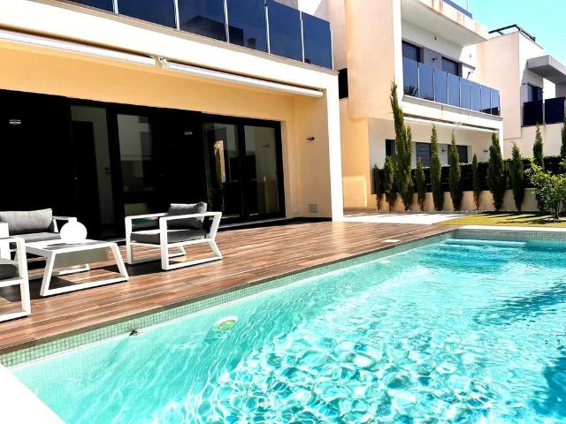 Casa de 193 m2 en venta Playas de Orihuela, Comunidad Valenciana