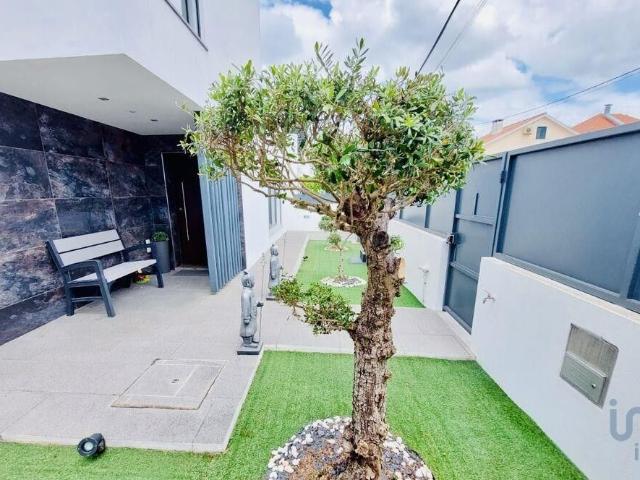 Casa de 199 m² à venda Quinta Do Conde, Setúbal