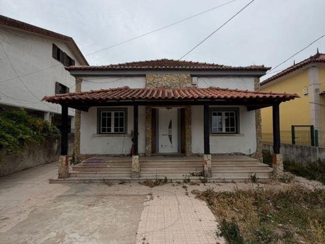 Casa de 102 m² à venda Loures, Lisboa