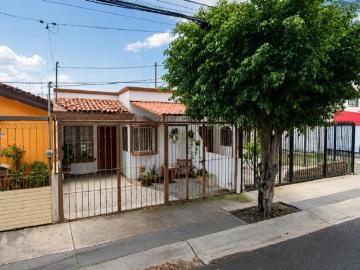 Casa de 105 m² con 2 recámaras en venta en Jardines del Valle, Zapopan