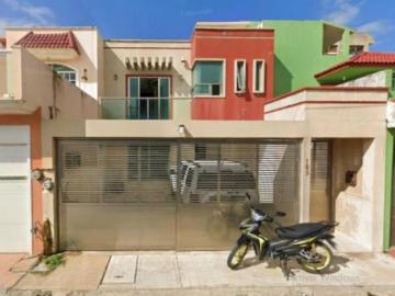 Casa de 120 m² con 4 recámaras en venta en Paraíso Coatzacoalcos