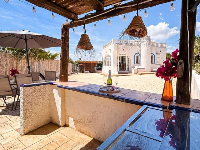Casa de 121 m2 en venta Busot, Comunidad Valenciana