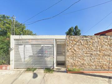 Casa de 1 Piso con 3 Habitaciones en el Fracc. Jardines de Miraflores Mérida