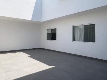 CASA DE 1 PLANTA EN SAN NICOLAS NO AMUEBLADA
