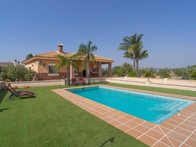Casa de 243 m2 en alquiler Alhaurín el Grande, Andalucía