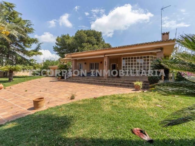 Casa de 240 m2 en venta Paterna, España