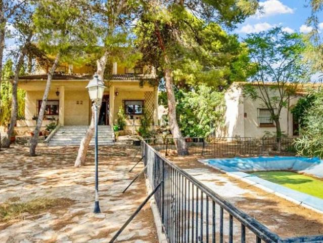 Casa de 250 m2 en venta Torrevieja, Comunidad Valenciana
