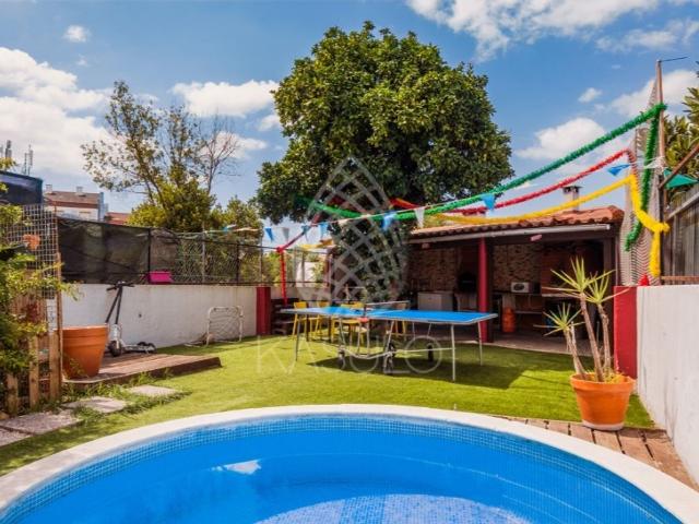 Casa de 250 m² à venda Seixal, Portugal